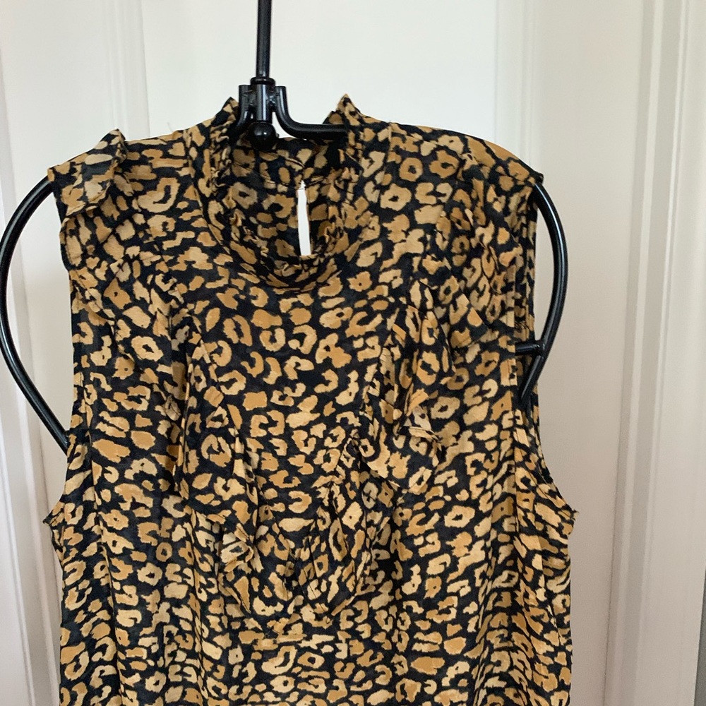 Cheetah print sleeveless top with ruffle front - Picture 2 of 4
